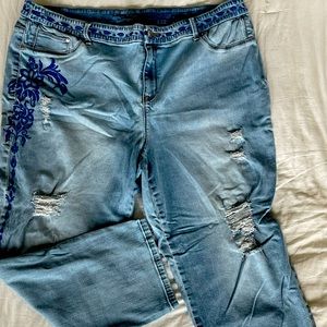CHICOS cropped jeans (capris)